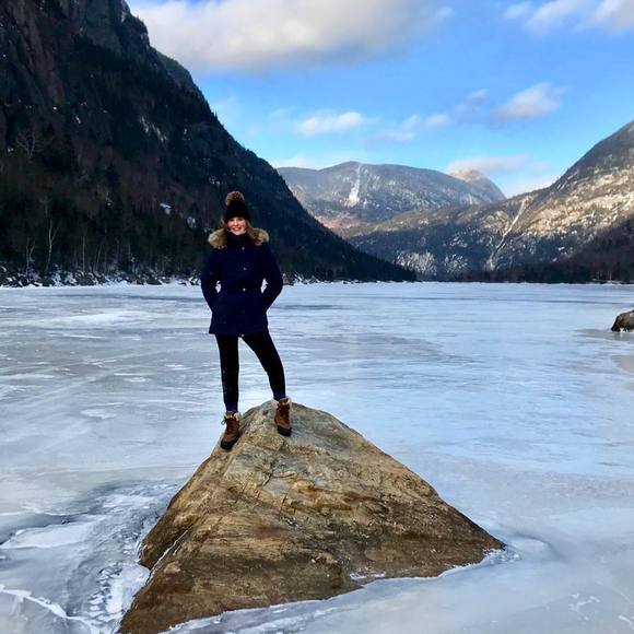 Meet your Posher, Élodie - Picture 1 of 1